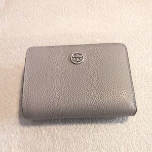 Tory Burch Gray ROBINSON PEBBLED BI-FOLD WALLET